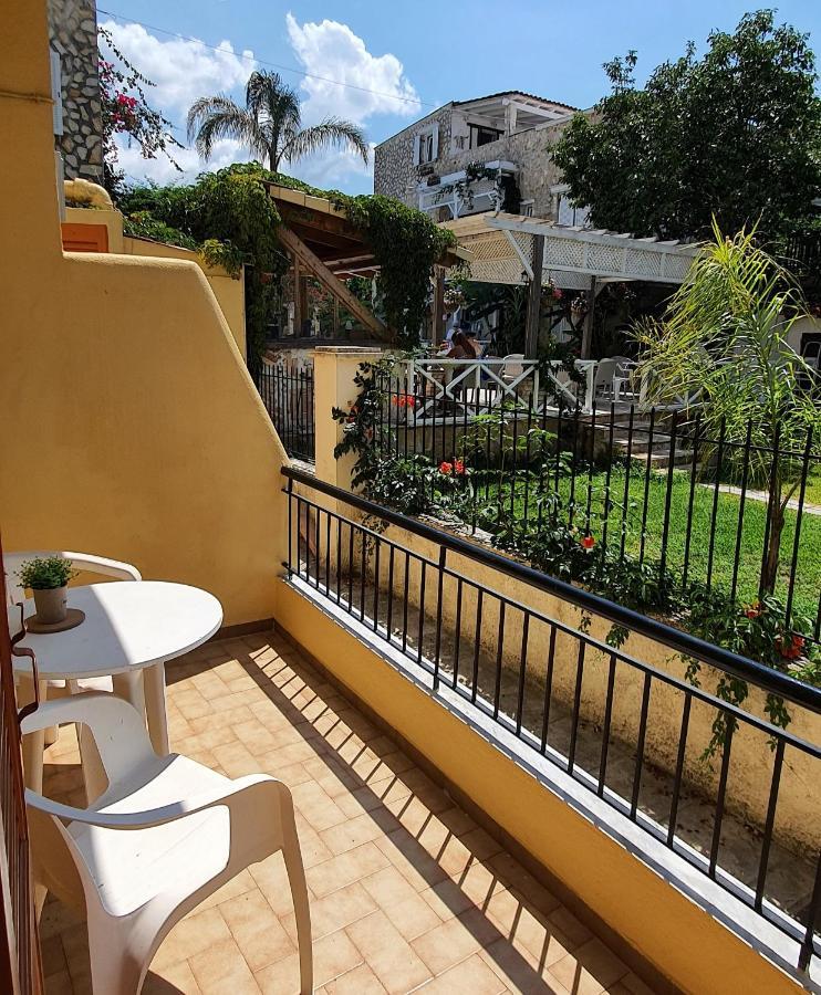 Nicoll Apartments Acharavi  Ngoại thất bức ảnh